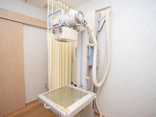 移動式機器のある浴室  