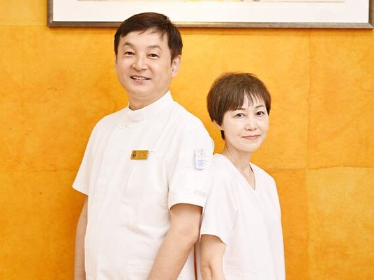 スタッフ2人のポートレート  