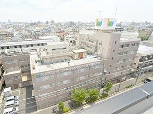街並みを望む外観  