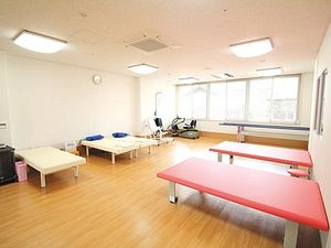 機能訓練室の運動器具  