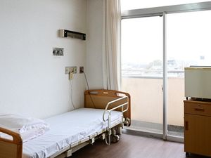 窓際の居室  