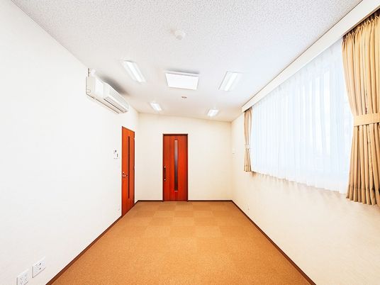 明るい空間の居室  