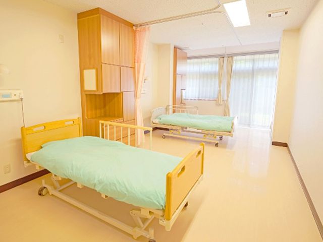 自然光が入る居室 居室   明るい空間で、清潔感のある居室です。自然光がたっぷり入り、快適に過ごせます。