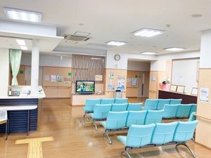 明るい待合のロビー  