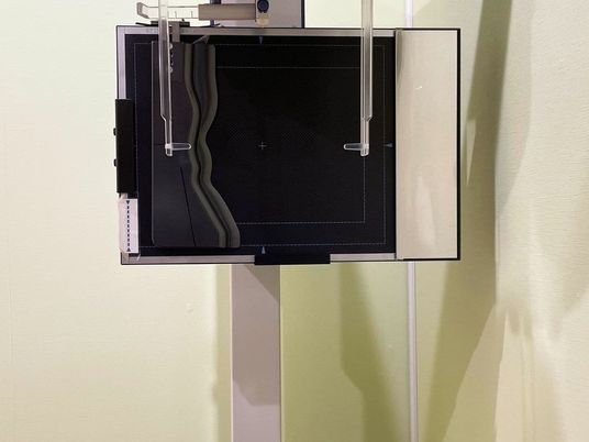 壁掛けテレビ  