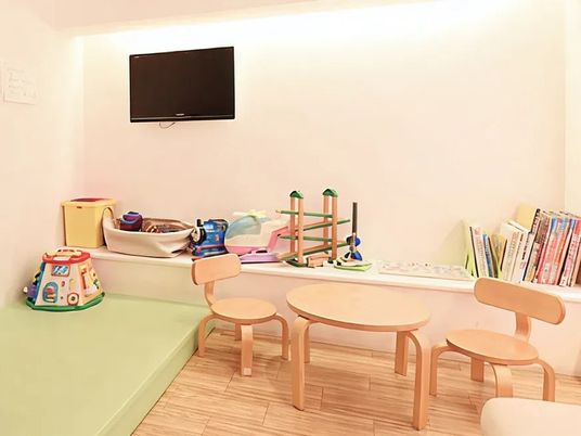 子ども用遊具のある多目的室  