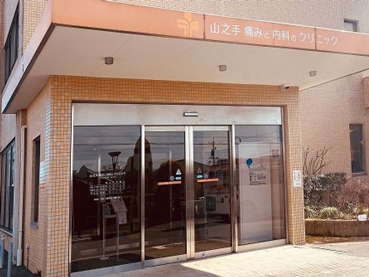 施設の正面玄関  