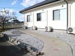 施設のきれいな外観