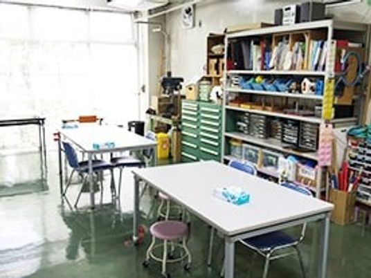 作業台のある多目的室  