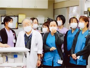 職員が集まる調理場  