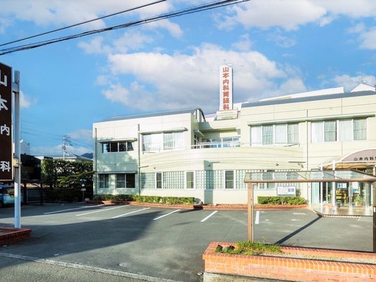 建物正面の外観  