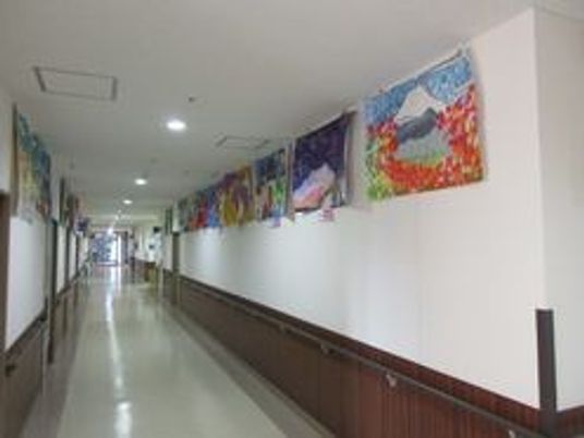 長い廊下  