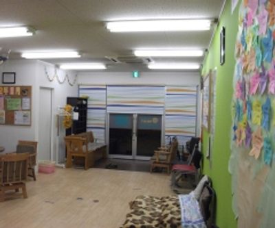明るい室内の休憩室