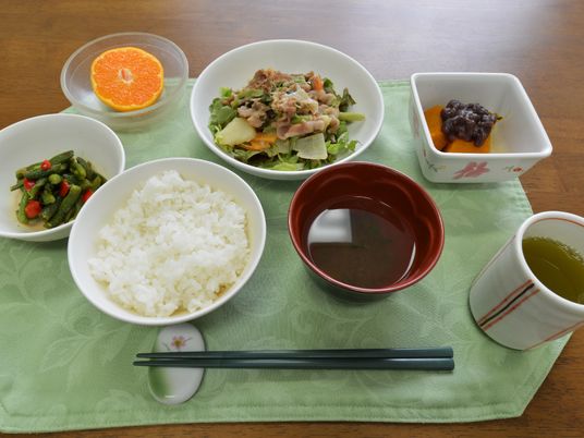 栄養バランスの食事セット
