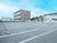 建物前の駐車場  