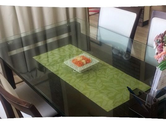 ガラスの食卓  