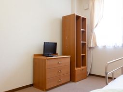 居室の家具とテレビ