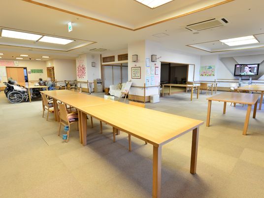 広々とした明るい多目的室