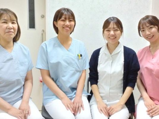 スタッフ4人の集合  