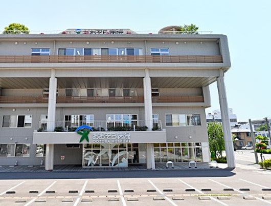 建物正面の外観  