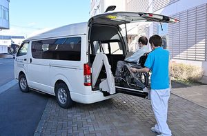 送迎車のリフト利用