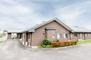 広々とした建物の外観