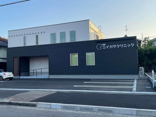 シンプルな外観  