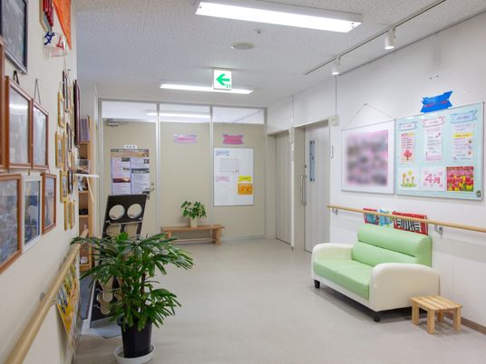  廊下の休憩スペース  