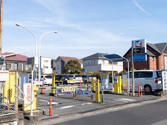 駐車場の出入口  