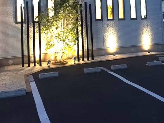外観の駐車場  
