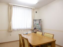 シンプルな食堂空間