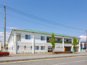 清潔感のある外観の建物 