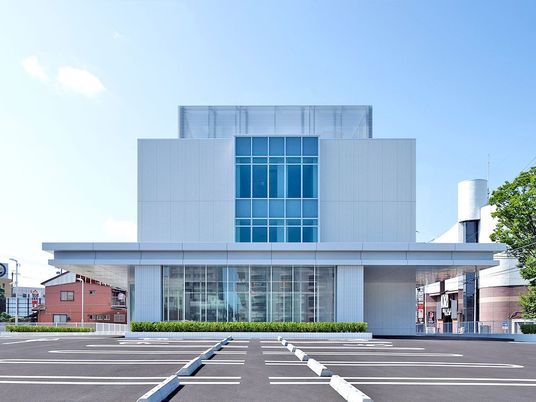 外観の建物正面  