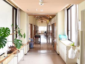 明るい廊下  