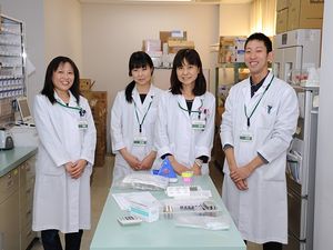 スタッフ4人の作業場  
