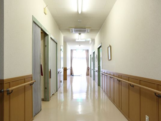 清潔感あふれる廊下