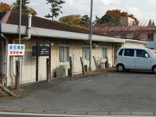 病院の駐車場入口  
