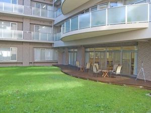 中庭のある建物外観  