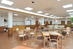 明るいダイニングスペース