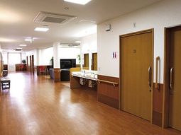 明るく広い共有スペース