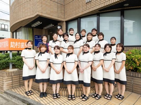 スタッフ集合の施設前  