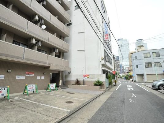 建物外観の路上  