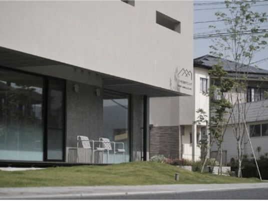 モダンな建物外観  