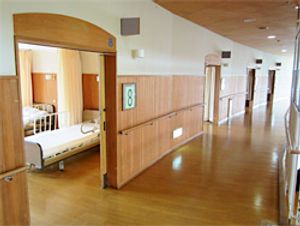 広い廊下と居室