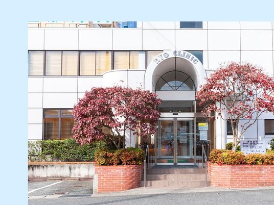 建物正面玄関  
