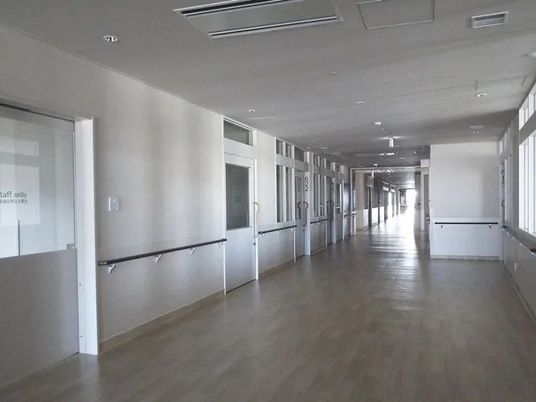 明るい廊下  