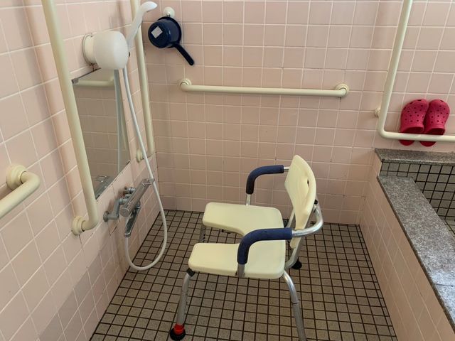 安全に配慮された浴室 浴室 安全を考慮したデザインの設備が整っています。快適に日常のケアができる空間です。