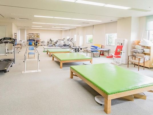機能訓練室の運動器具  