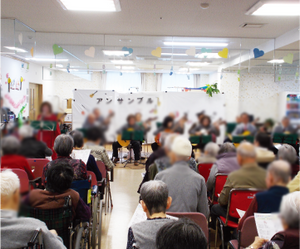 賑やかな集会イベントスペース  