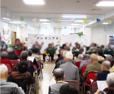 賑やかな集会イベントスペース